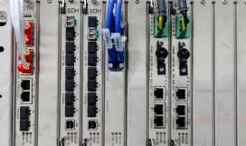 Fibre optic communication device